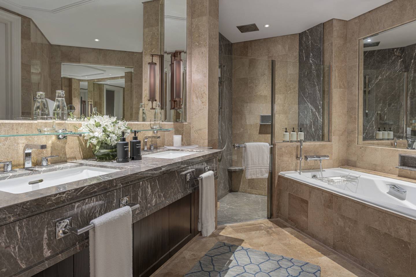 Four Seasons Hotel Singapore